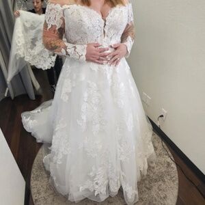 Sophia Tolli Elodie Y12235 Never Altered Brand New Wedding Dress - 22